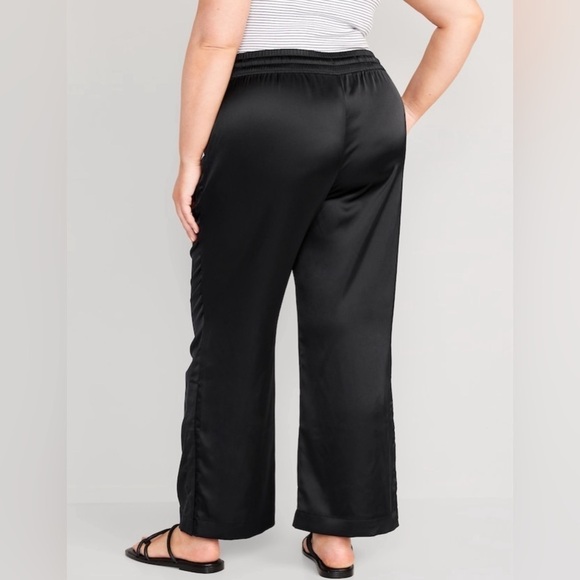 NWT! Black Mid-Rise Wide-Leg Satin Track Pants for Women - Size 2X  🔹 - Picture 8 of 9